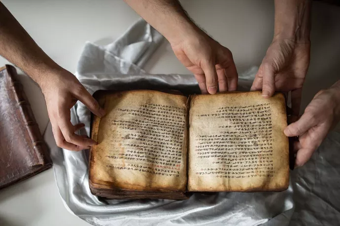 U of T researchers uncover 'hidden stories' found in centuries-old books